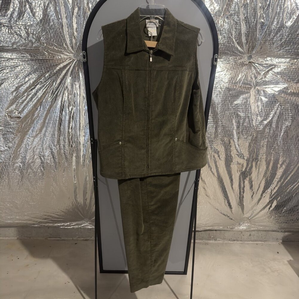Jantzen Women’s Green Suede Sleeveless Zip‎ Up Jumpsuit Pants Set Size L